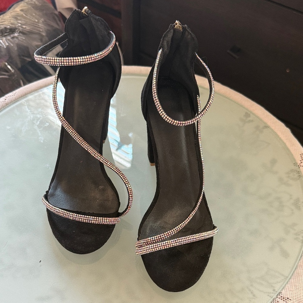 Elegant Black Strappy Women's Heels